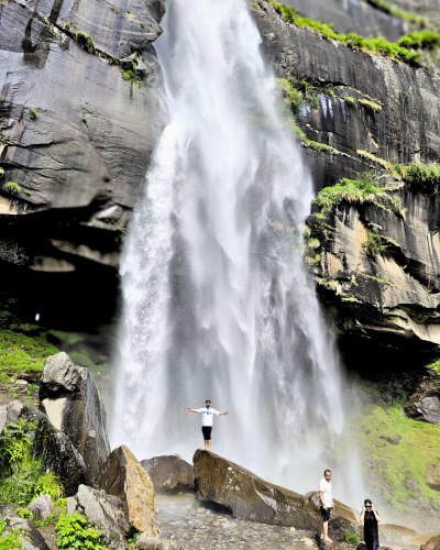 Jogini waterfall manali image